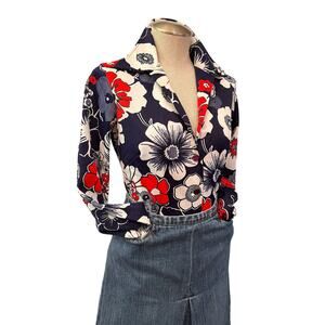 # 76 🦋442🦋Frayne Vintage 60’s Hawaiian Floral Blouse red white & blue Size M